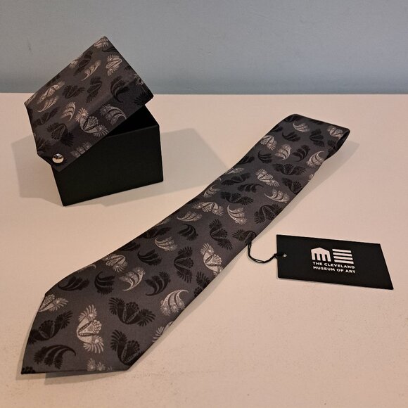 Cleveland Museum of Art Men's 100% Slik Tie "Embroidered Collar" Pattern NWT - Picture 1 of 13